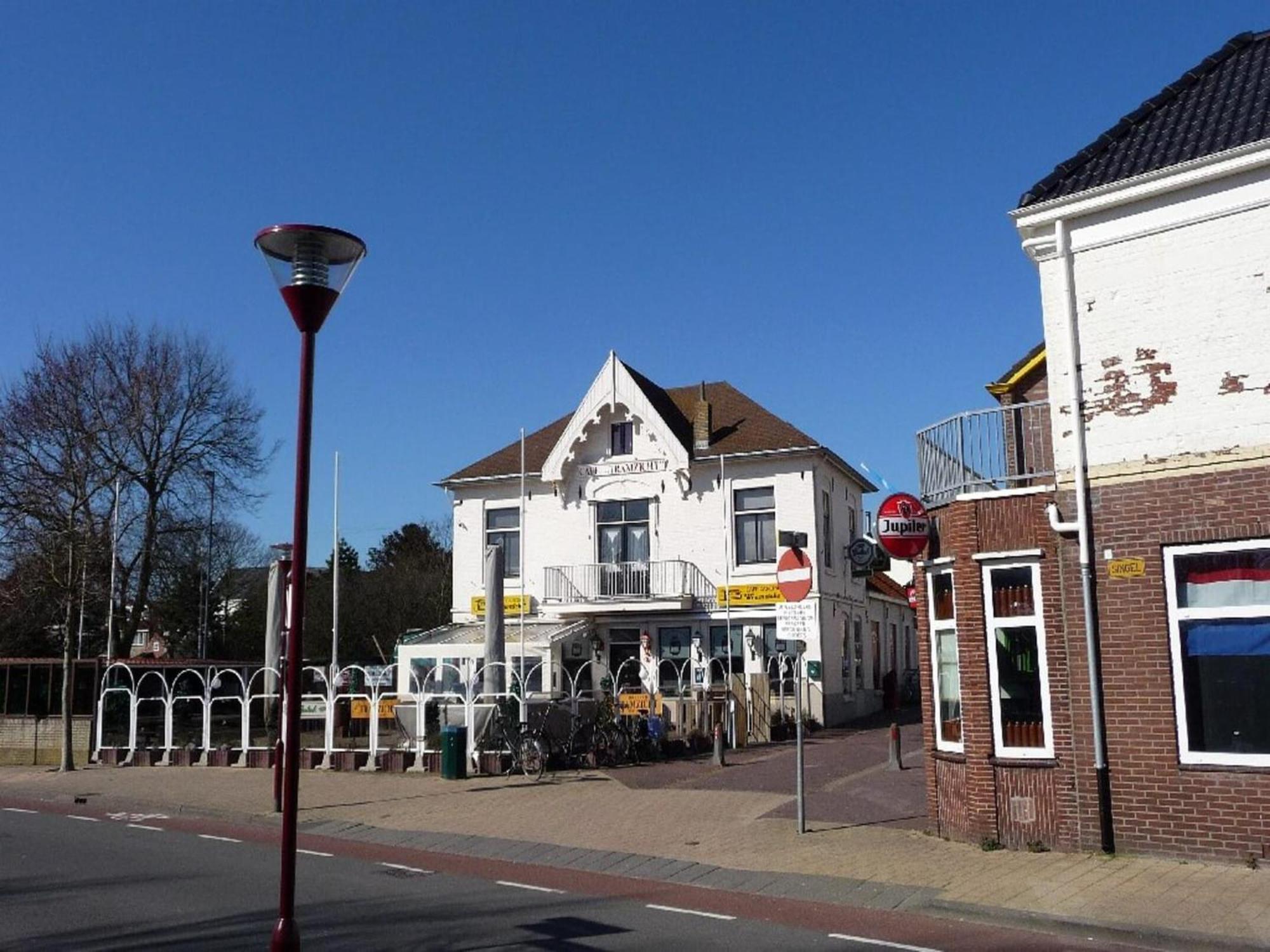 Great Farmhouse In De Cocksdorp With Garden Exterior foto