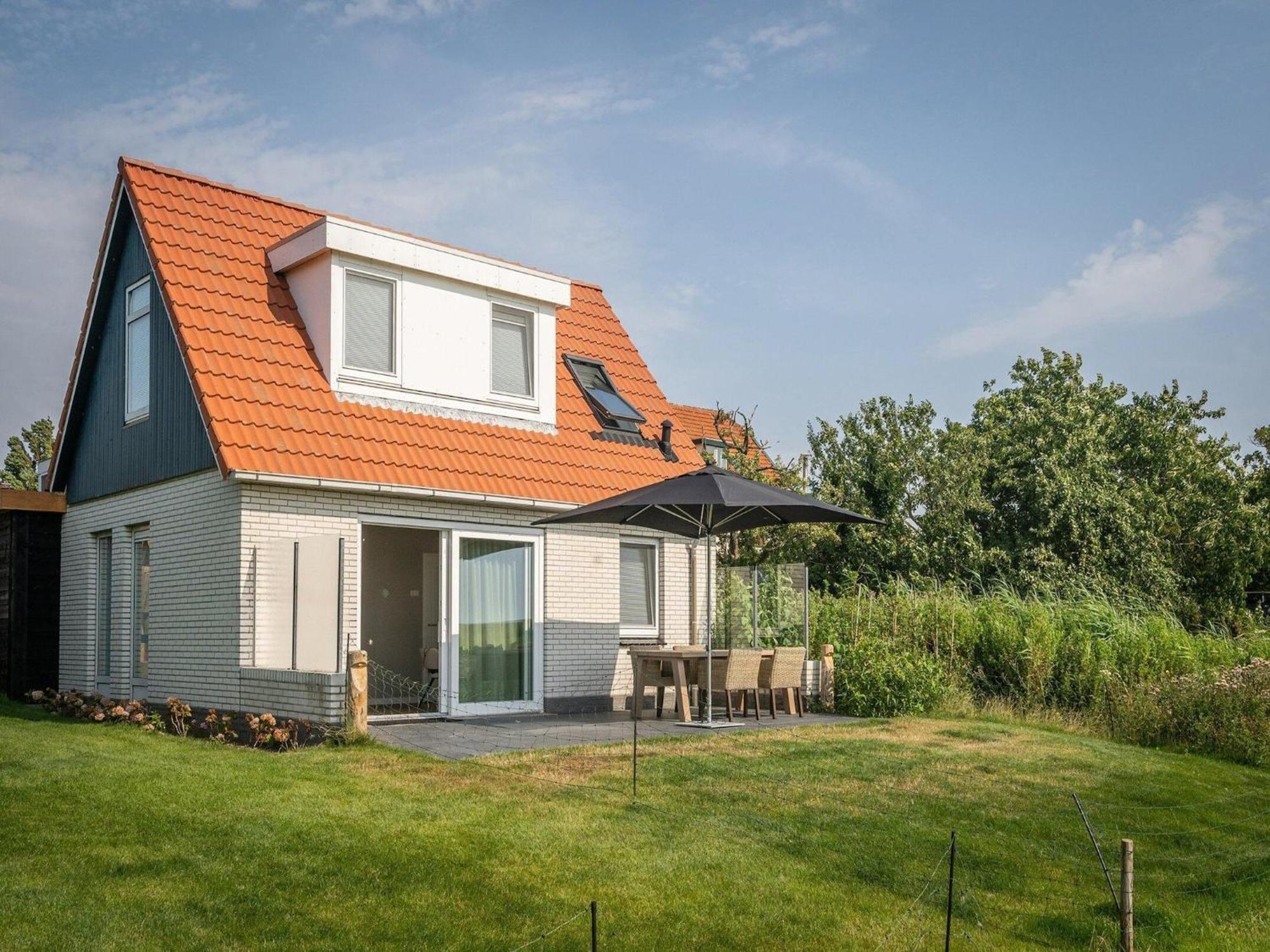 Great Farmhouse In De Cocksdorp With Garden Exterior foto